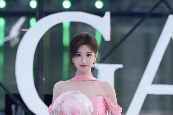 汪小菲正面回应争议，两个字透露关键信息，态度终于明朗了