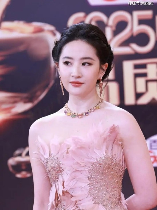 2025中国高校换帅总盘点：院士治校的“变”与校长角色的“立”