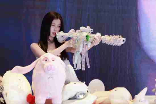 赵又廷不满意女儿的颜值，参加女儿学校开放日，穿搭与普通人无异